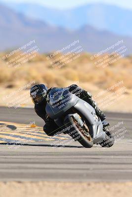 media/Jan-10-2025-CVMA Friday Practice (Fri) [[489e0da257]]/Group 4 and Trackday/Session 4 (Turn 16)/